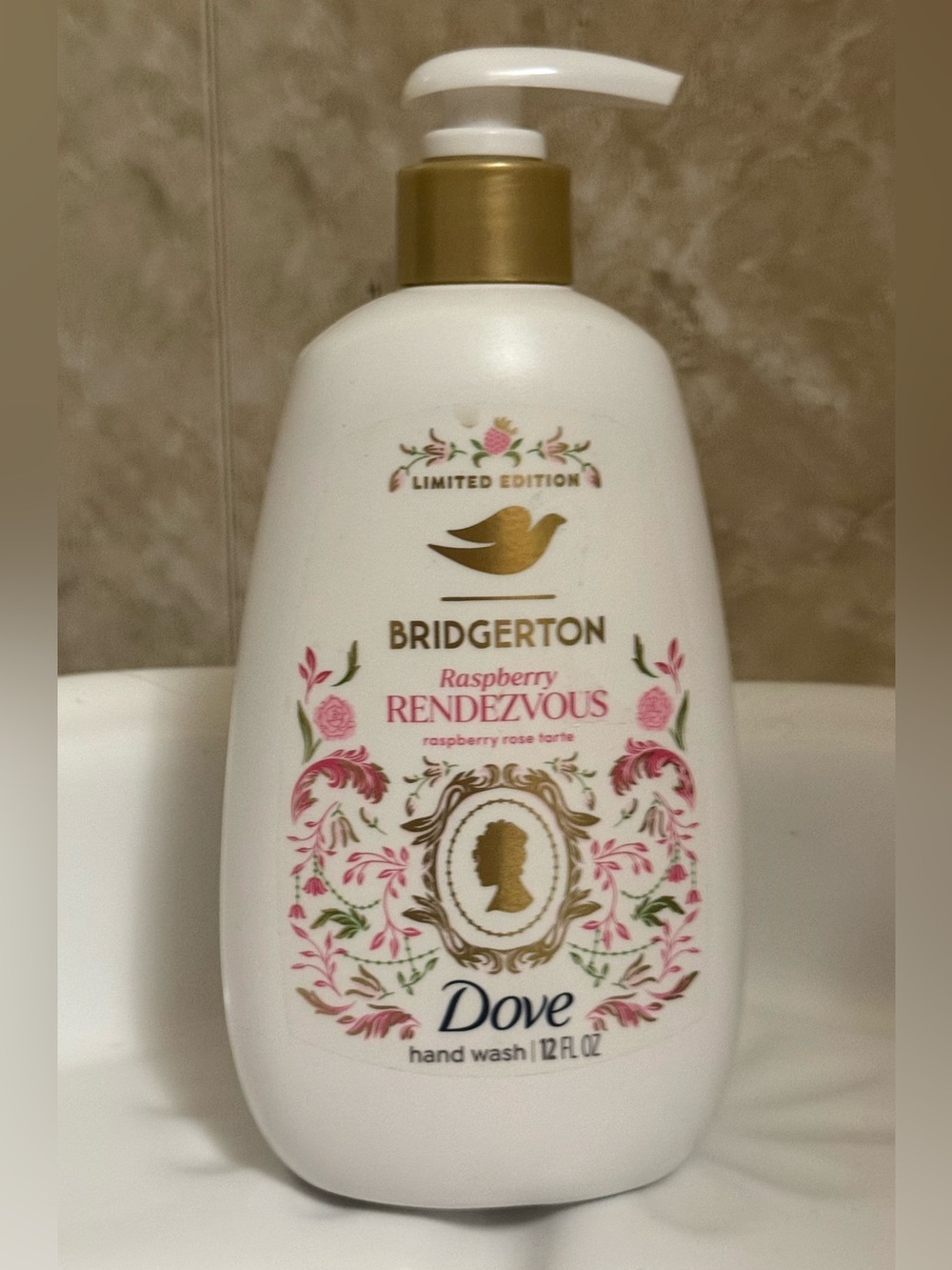 Bridgerton (Dove), Raspberry Rendezvous hand wash, collaboration w Netflix